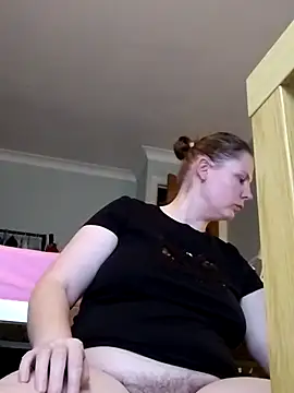 Snapshot of xxSexyBushLinnxx chatting on 12-31-24, 06:13 xxSexyBushLinnxx online show from 12-31-24, 06:13