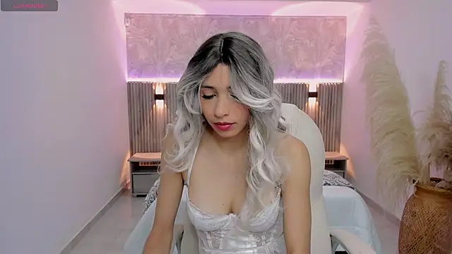 emilly smith 1 online show from 01-24-25, 03:22