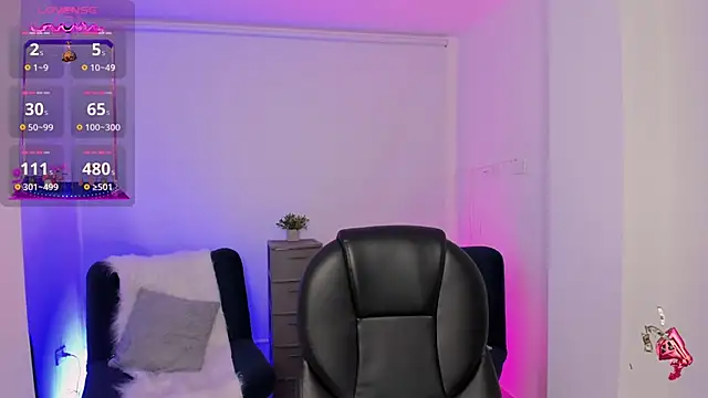 emilly smith 1 online show from 10-17-25, 03:42