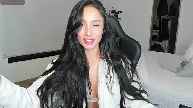 Snapshot of EvaMoet chatting on 03-05-25, 05:50 EvaMoet online show from 03-05-25, 05:50