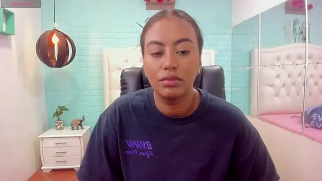 Snapshot of tracycum chatting on 12-12-24, 05:26 tracycum online show from 12-12-24, 05:26