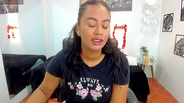 Snapshot of tracycum chatting on 02-16-25, 11:49 tracycum online show from 02-16-25, 11:49