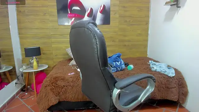 Snapshot of tracycum chatting on 03-20-25, 11:45 tracycum online show from 03-20-25, 11:45