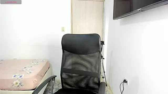 Snapshot of tracycum chatting on 10-02-25, 07:43 tracycum online show from 10-02-25, 07:43