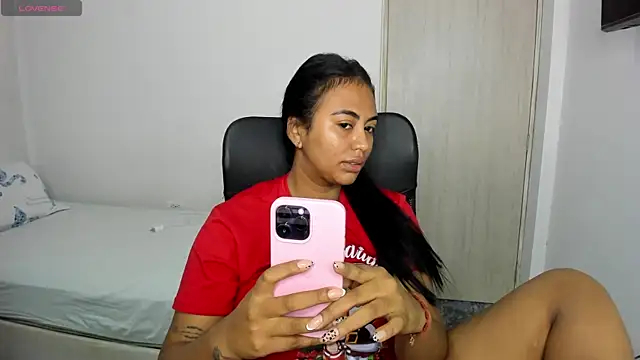 Snapshot of tracycum chatting on 12-21-25, 06:04 tracycum online show from 12-21-25, 06:04