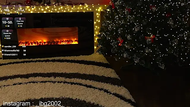 Snapshot of Masha_2002 chatting on 12-25-24, 04:12 Masha 2002 online show from 12-25-24, 04:12