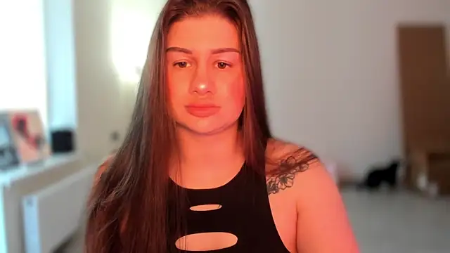Snapshot of JuicyHelenX chatting on 05-22-26, 04:23 JuicyHelenX online show from 05-22-26, 04:23