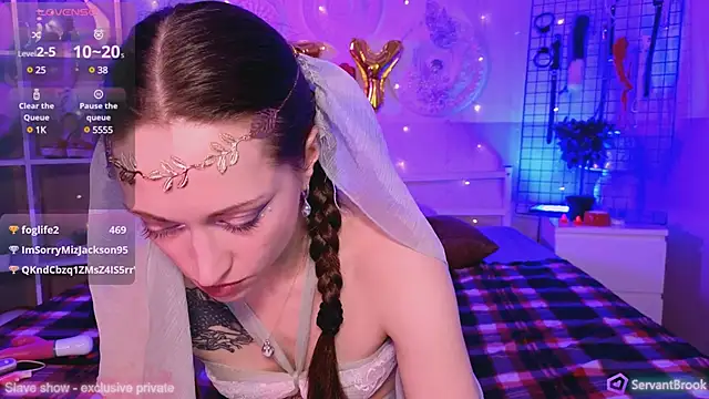 Snapshot of ServantBrook chatting on 02-08-25, 11:01 ServantBrook online show from 02-08-25, 11:01