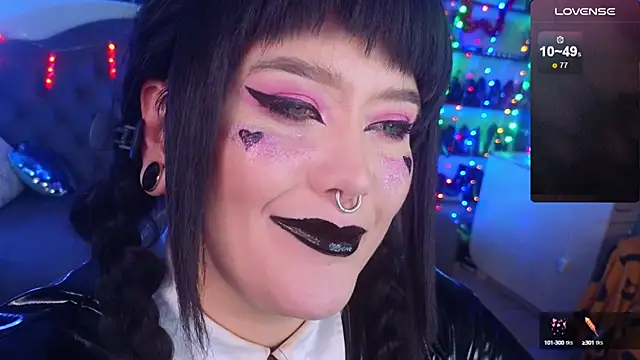 Snapshot of wickedxqueen chatting on 12-20-24, 04:20 wickedxqueen online show from 12-20-24, 04:20