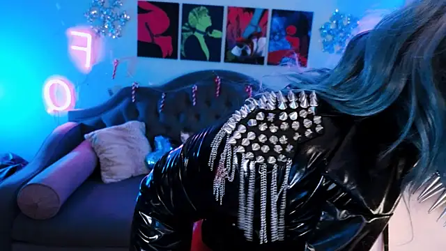 Snapshot of wickedxqueen chatting on 12-29-24, 03:11 wickedxqueen online show from 12-29-24, 03:11