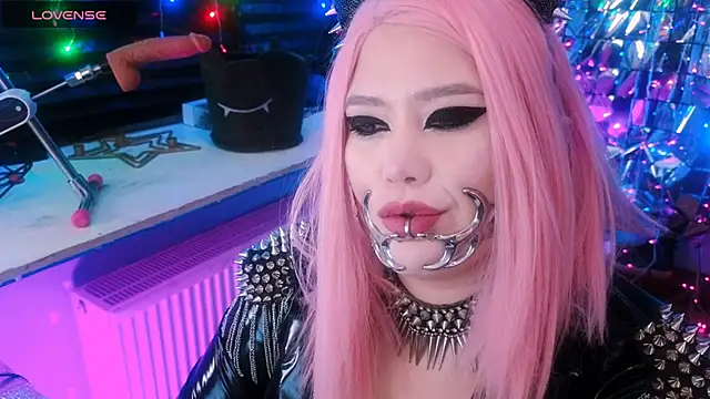 Snapshot of wickedxqueen chatting on 02-08-25, 05:29 wickedxqueen online show from 02-08-25, 05:29