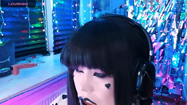 Snapshot of wickedxqueen chatting on 02-20-25, 05:44 wickedxqueen online show from 02-20-25, 05:44