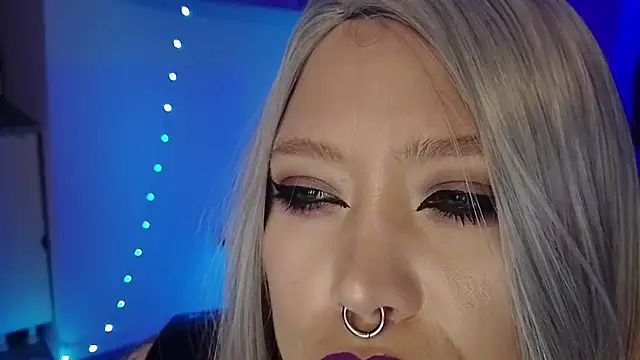 Snapshot of wickedxqueen chatting on 11-02-25, 10:34 wickedxqueen online show from 11-02-25, 10:34