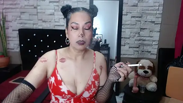 MarianaNight02 online show from 10-31-25, 05:52