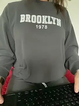 Snapshot of AlisaaRose chatting on 02-25-25, 03:05 AlisaaRose online show from 02-25-25, 03:05