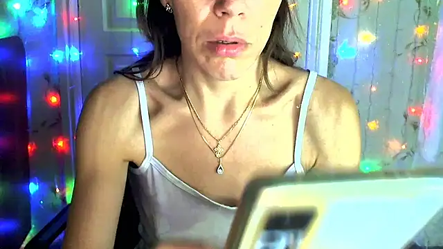 Snapshot of Ladywinter chatting on 10-20-25, 03:12 Ladywinter online show from 10-20-25, 03:12