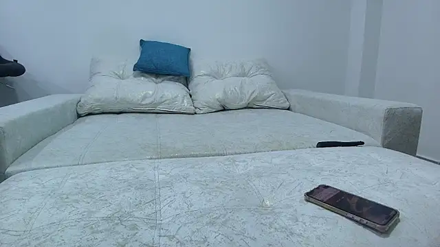 Snapshot of roxana_collins chatting on 02-05-26, 04:39 roxana collins online show from 02-05-26, 04:39