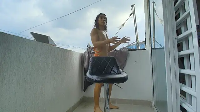 Snapshot of roxana_collins chatting on 03-06-26, 09:44 roxana collins online show from 03-06-26, 09:44