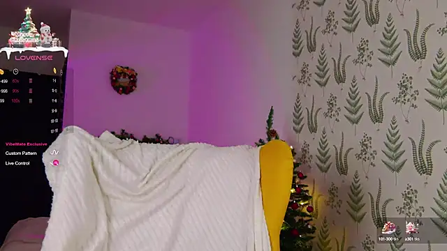 Snapshot of Marie_Diaze chatting on 01-03-25, 05:06 Marie Diaze online show from 01-03-25, 05:06