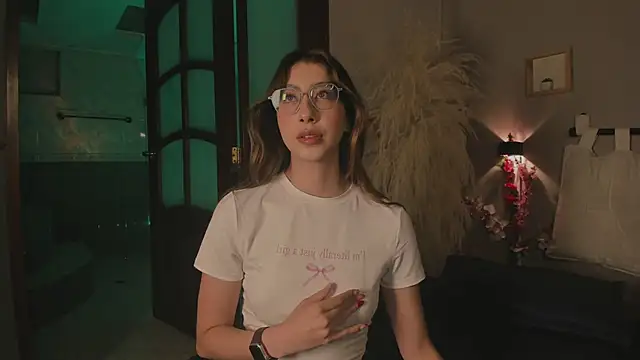 Snapshot of lua_ferch__ chatting on 01-08-25, 12:37 lua ferch online show from 01-08-25, 12:37