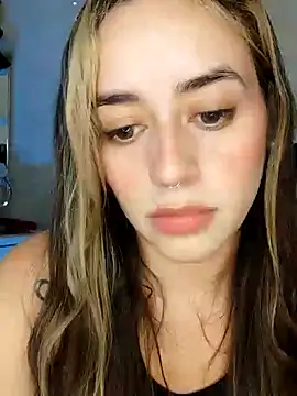 Snapshot of Natalia_Suarez chatting on 12-30-24, 12:43 Natalia Suarez online show from 12-30-24, 12:43