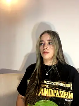 Snapshot of Natalia_Suarez chatting on 10-28-25, 11:51 Natalia Suarez online show from 10-28-25, 11:51