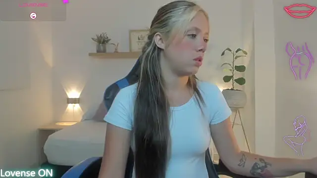 Snapshot of nataly_rodri chatting on 04-28-26, 01:59 nataly rodri online show from 04-28-26, 01:59