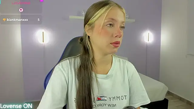 Snapshot of nataly_rodri chatting on 06-28-26, 02:17 nataly rodri online show from 06-28-26, 02:17