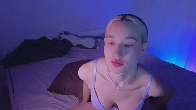 Snapshot of shey1i chatting on 03-17-26, 08:01 shey1i online show from 03-17-26, 08:01