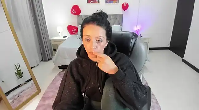 Kristen Garner online show from 02-17-25, 11:42