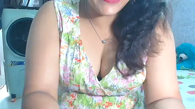 Maria 55 online show from 06-18-26, 07:08