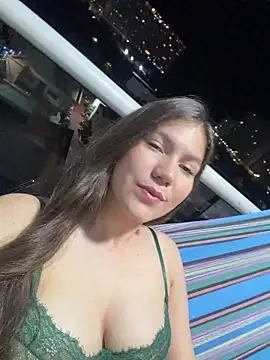 AmelieLaurent  online show from 12-15-25, 11:53