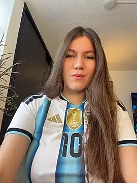 AmelieLaurent  online show from 07-15-26, 12:54