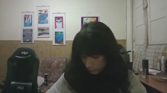 Snapshot of calliemaggotbone chatting on 11-19-25, 12:32 calliemaggotbone online show from 11-19-25, 12:32