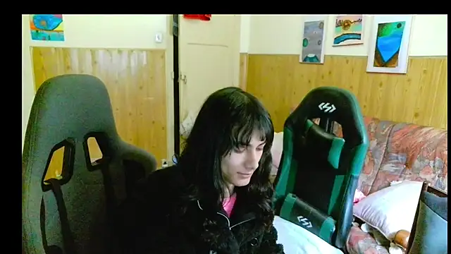 Snapshot of calliemaggotbone chatting on 12-22-25, 02:58 calliemaggotbone online show from 12-22-25, 02:58