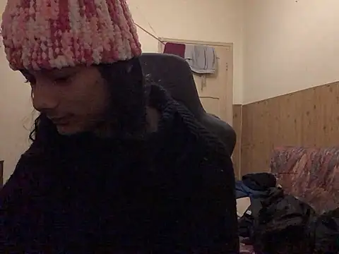 Snapshot of calliemaggotbone chatting on 01-16-26, 04:27 calliemaggotbone online show from 01-16-26, 04:27