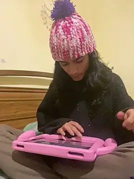 Snapshot of calliemaggotbone chatting on 01-18-26, 07:28 calliemaggotbone online show from 01-18-26, 07:28