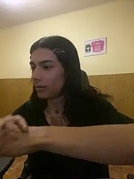 Snapshot of calliemaggotbone chatting on 04-08-26, 08:58 calliemaggotbone online show from 04-08-26, 08:58