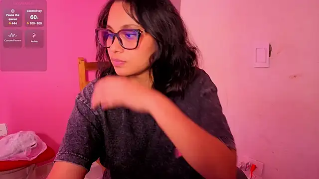 Cuteprincess21 online show from 10-15-25, 12:22