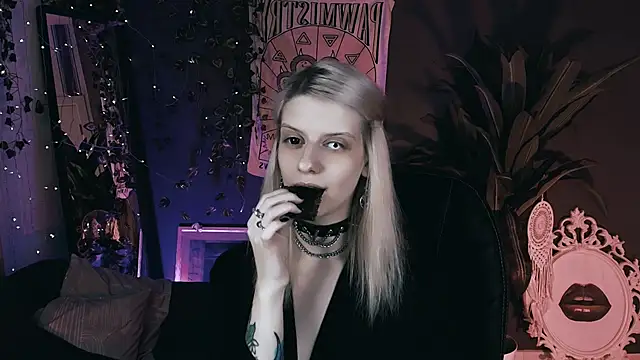 Noah ElmerX online show from 11-23-25, 10:09