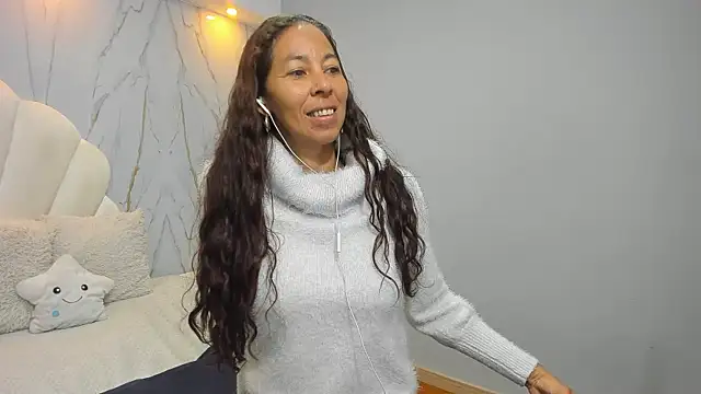 Rosalinda Cortez online show from 12-17-24, 03:49