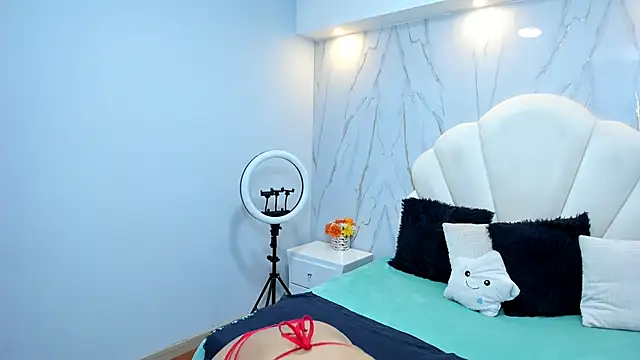 Rosalinda Cortez online show from 03-05-25, 12:33