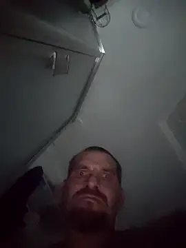 Naughtynewbee online show from 12-17-25, 06:08