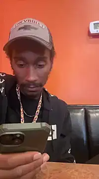 Snapshot of ITSONLYKENNY chatting on 02-15-25, 08:11 ITSONLYKENNY online show from 02-15-25, 08:11