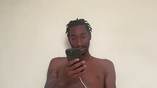 Snapshot of ITSONLYKENNY chatting on 09-30-25, 01:38 ITSONLYKENNY online show from 09-30-25, 01:38