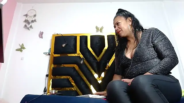 Helennahot online show from 02-09-25, 01:14