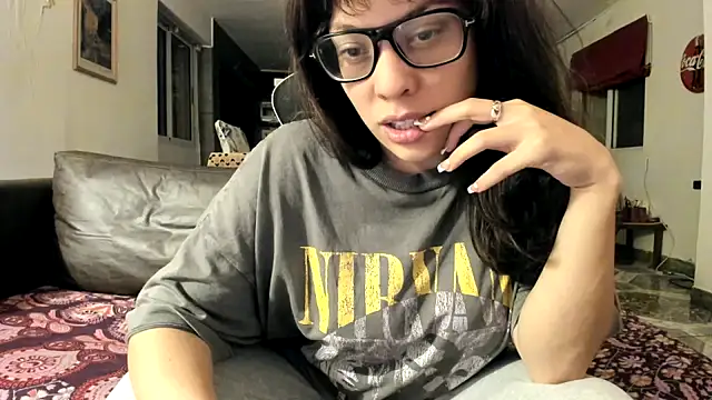 Snapshot of ginakatana chatting on 10-03-25, 05:04 ginakatana online show from 10-03-25, 05:04