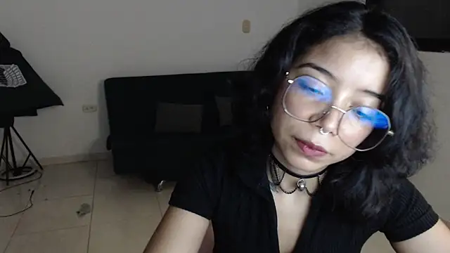 Snapshot of Putaku_San chatting on 11-19-25, 03:39 Putaku San online show from 11-19-25, 03:39