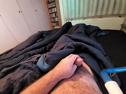 Snapshot of Ettarak chatting on 02-25-25, 10:39 Ettarak online show from 02-25-25, 10:39