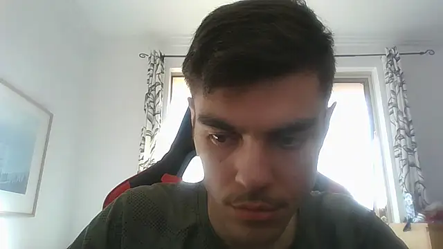 Snapshot of Omarnede chatting on 11-13-25, 08:35 Omarnede online show from 11-13-25, 08:35